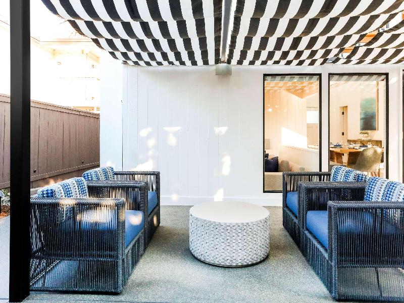 Del Mar Beach Hotel image