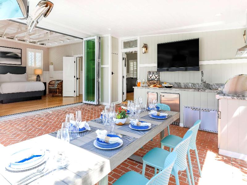 Del Mar Beach Hotel image