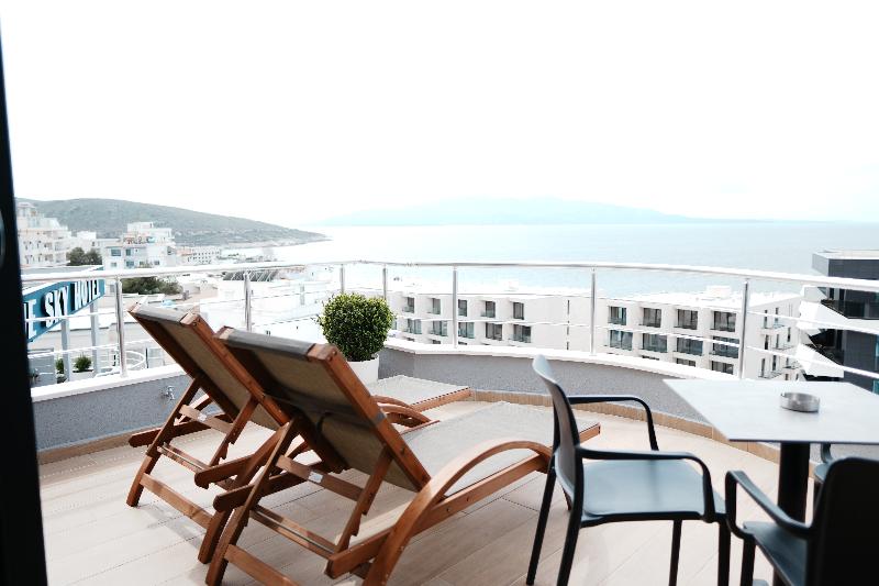 Hotel Blue Sky image