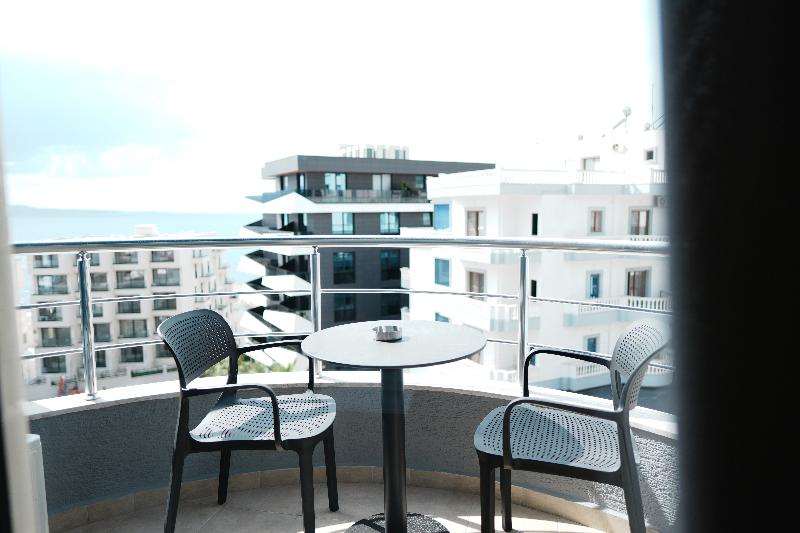 Hotel Blue Sky image