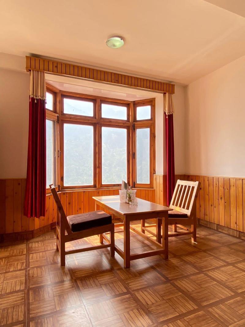 Hotel Rishi Palace image