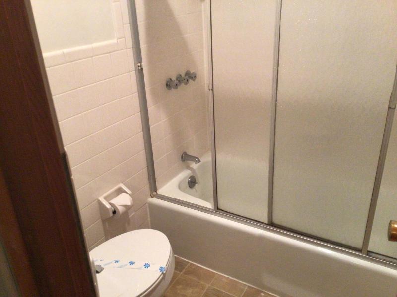 Colonial Brick Inn & Suites image 2