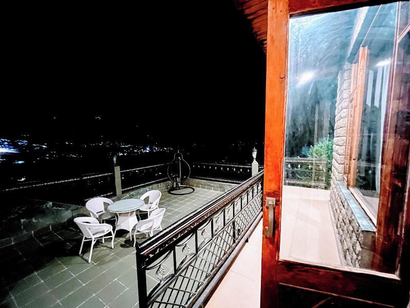 6th Element Cottages image