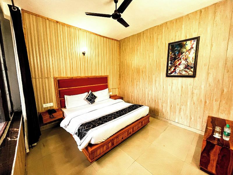 6th Element Cottages image