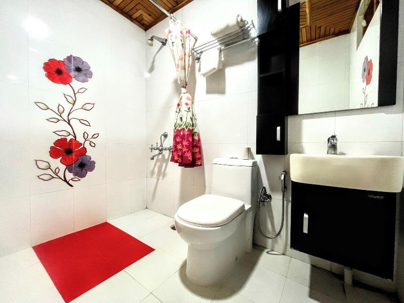6th Element Cottages image