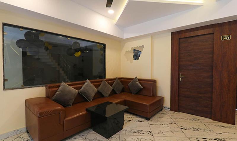 Fabhotel Blueark image
