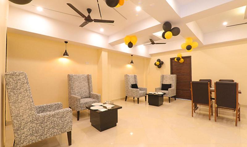 Fabhotel Blueark image
