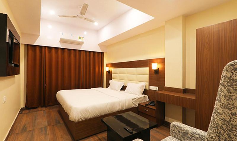 Fabhotel Blueark image