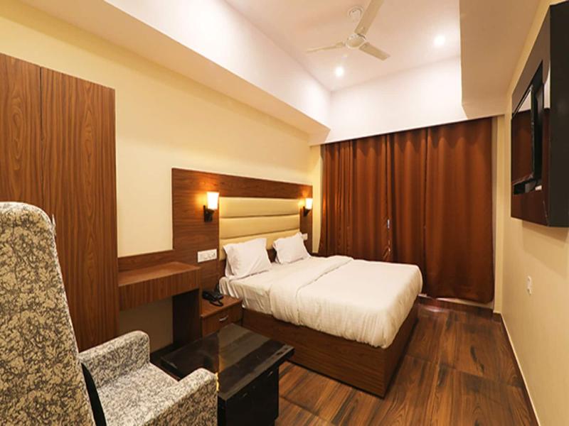 Fabhotel Blueark image