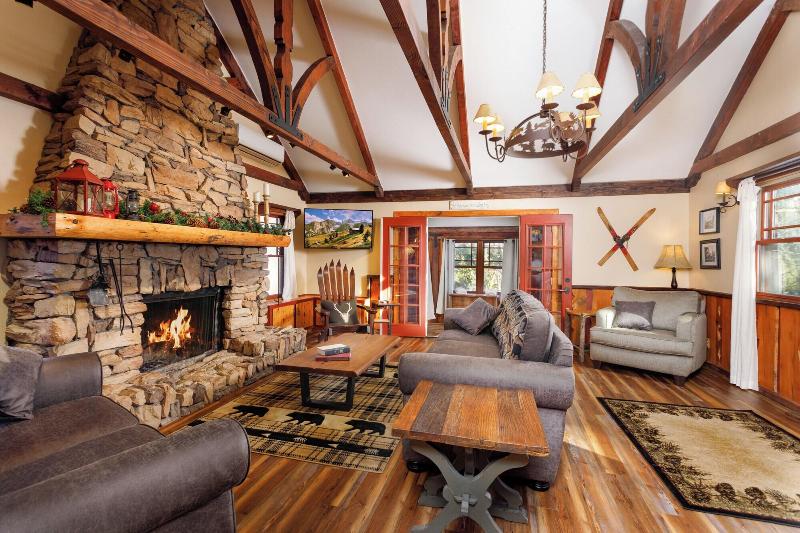 Arrowhead Pine Rose Cabins image