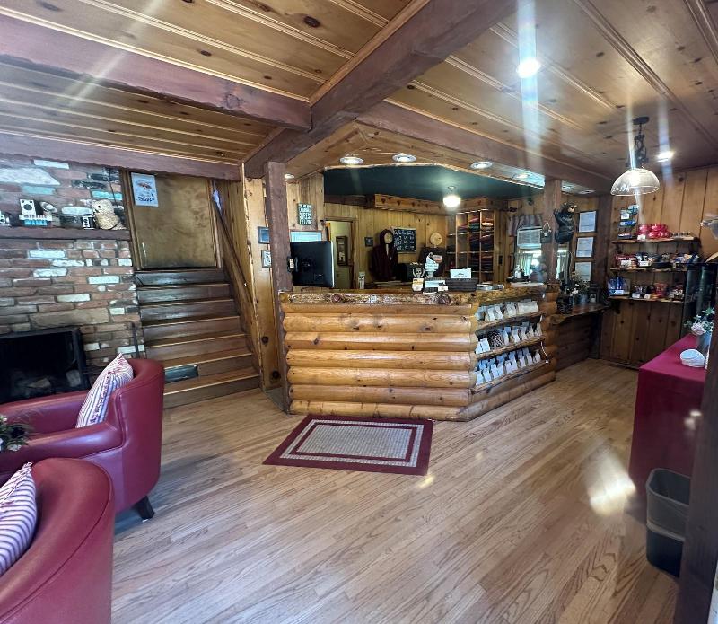 Arrowhead Pine Rose Cabins image