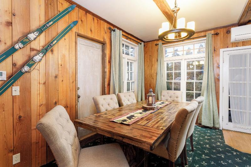 Arrowhead Pine Rose Cabins image