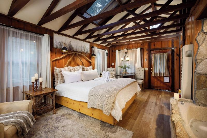Arrowhead Pine Rose Cabins image