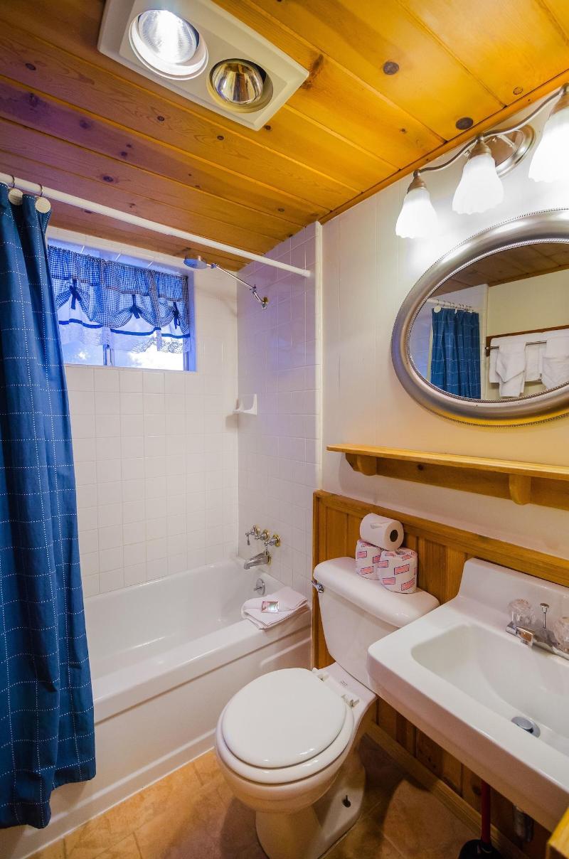 Arrowhead Pine Rose Cabins image