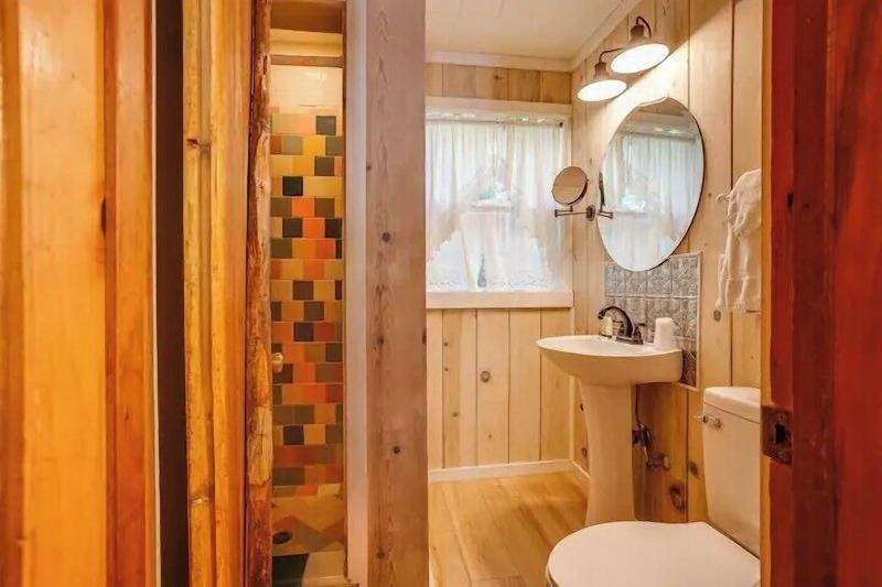 Arrowhead Pine Rose Cabins image