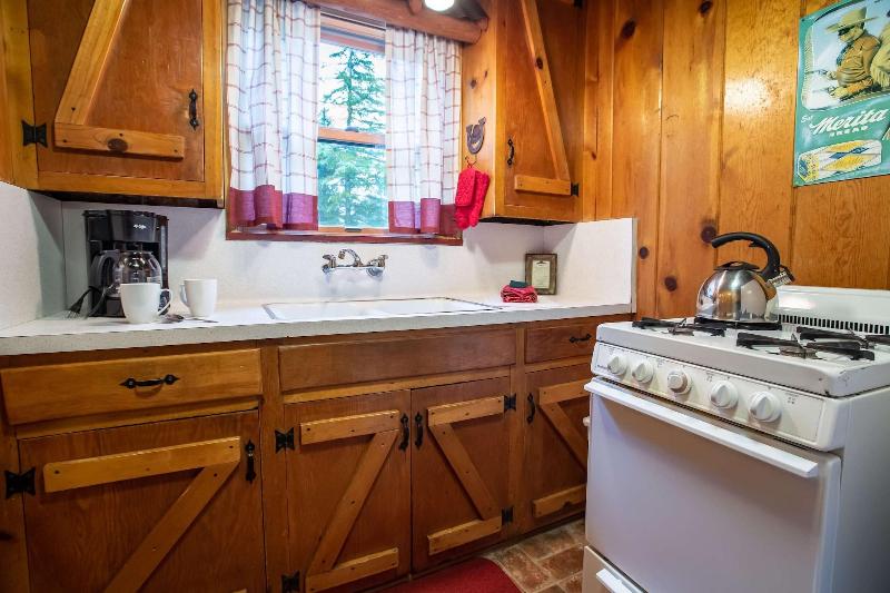 Arrowhead Pine Rose Cabins image