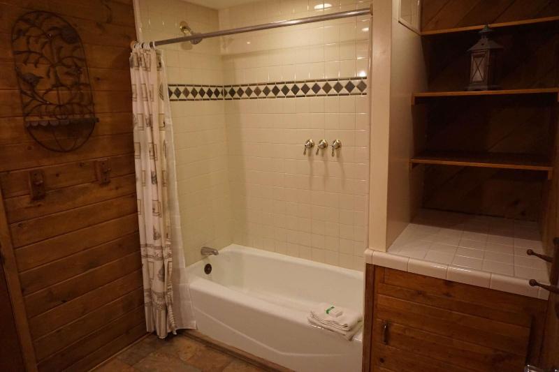 Arrowhead Pine Rose Cabins image