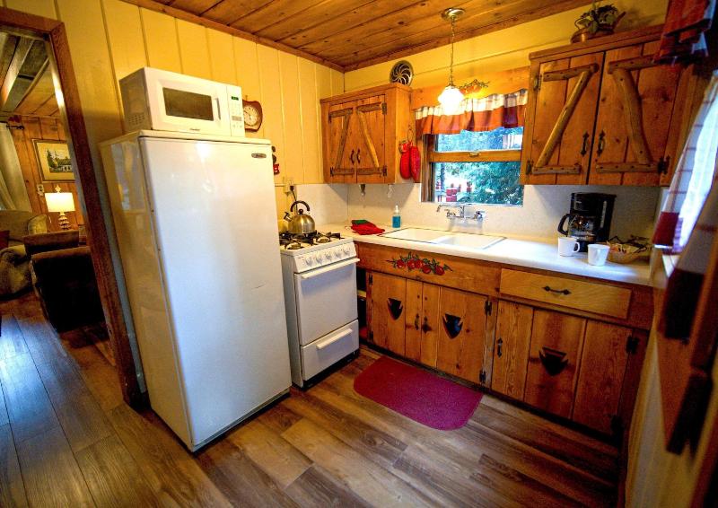 Arrowhead Pine Rose Cabins image