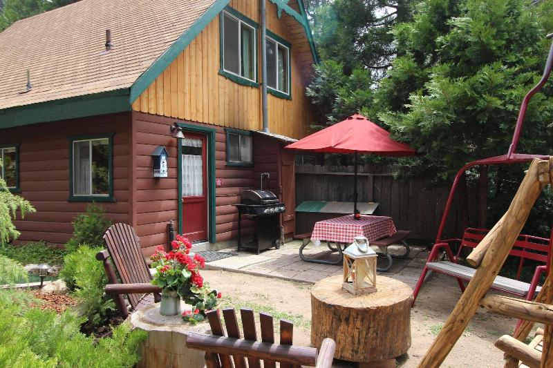 Arrowhead Pine Rose Cabins image