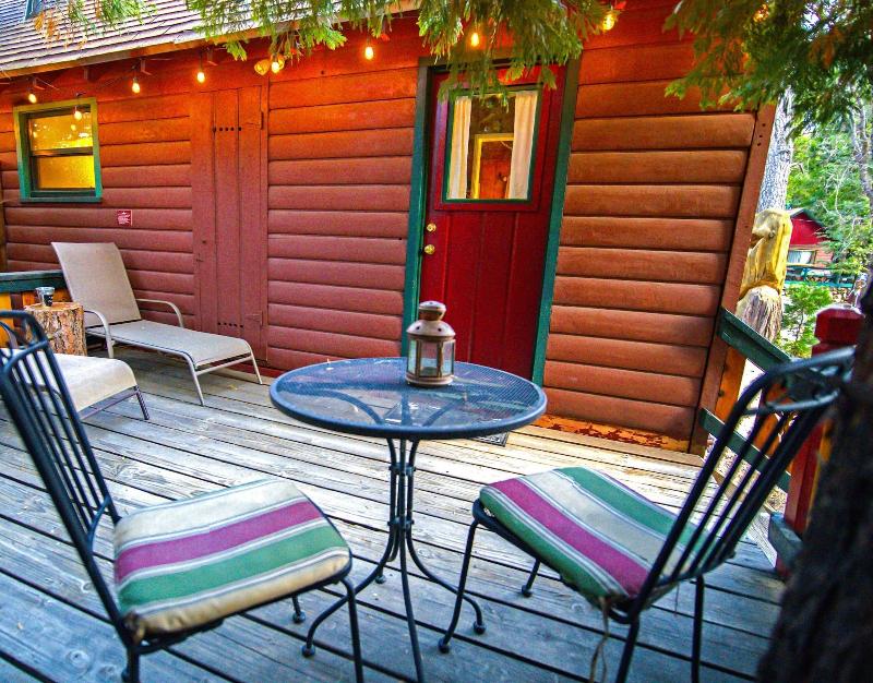 Arrowhead Pine Rose Cabins image