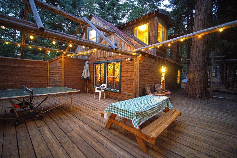 Arrowhead Pine Rose Cabins image
