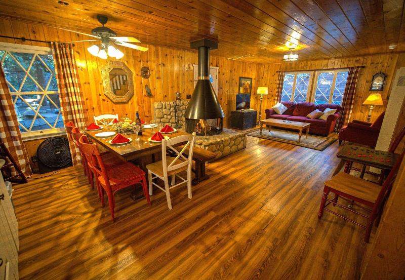 Arrowhead Pine Rose Cabins image