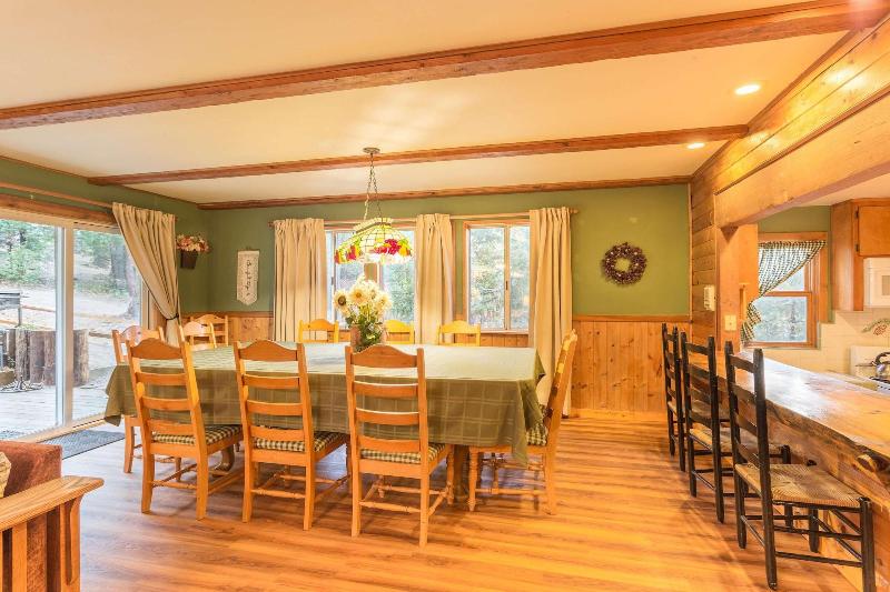 Arrowhead Pine Rose Cabins image