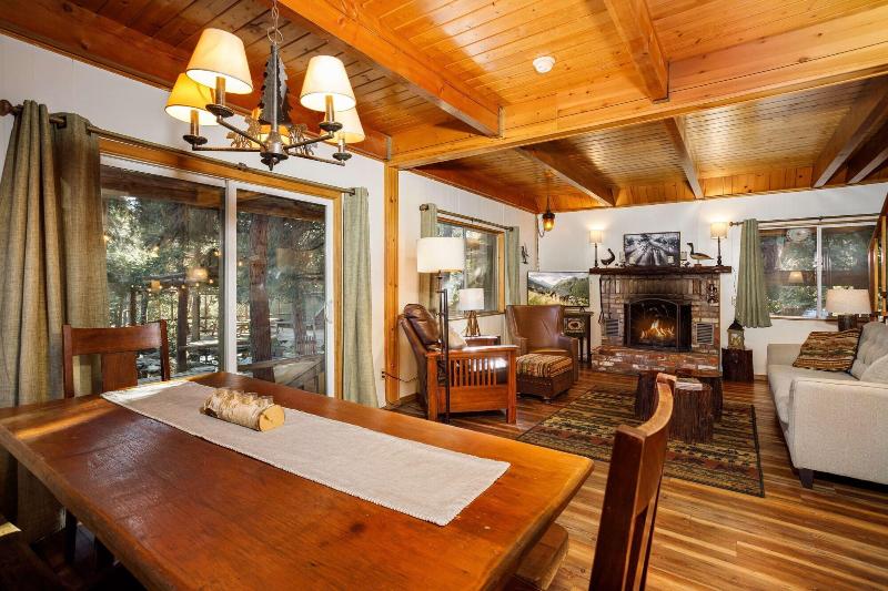 Arrowhead Pine Rose Cabins image