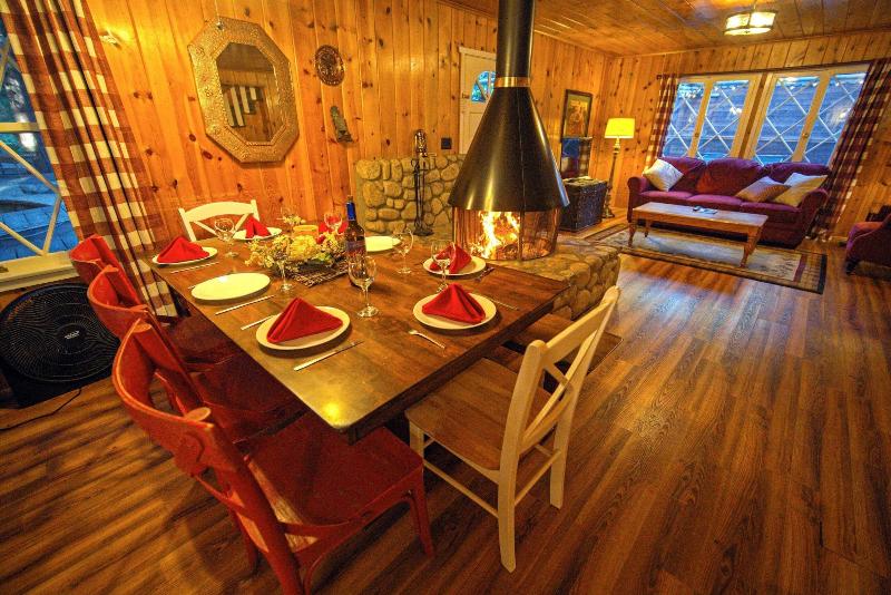 Arrowhead Pine Rose Cabins image