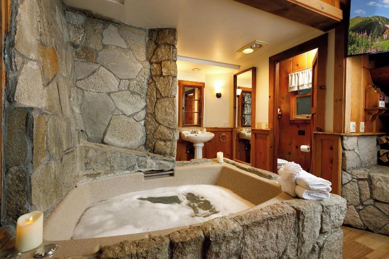 Arrowhead Pine Rose Cabins image
