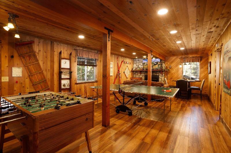Arrowhead Pine Rose Cabins image
