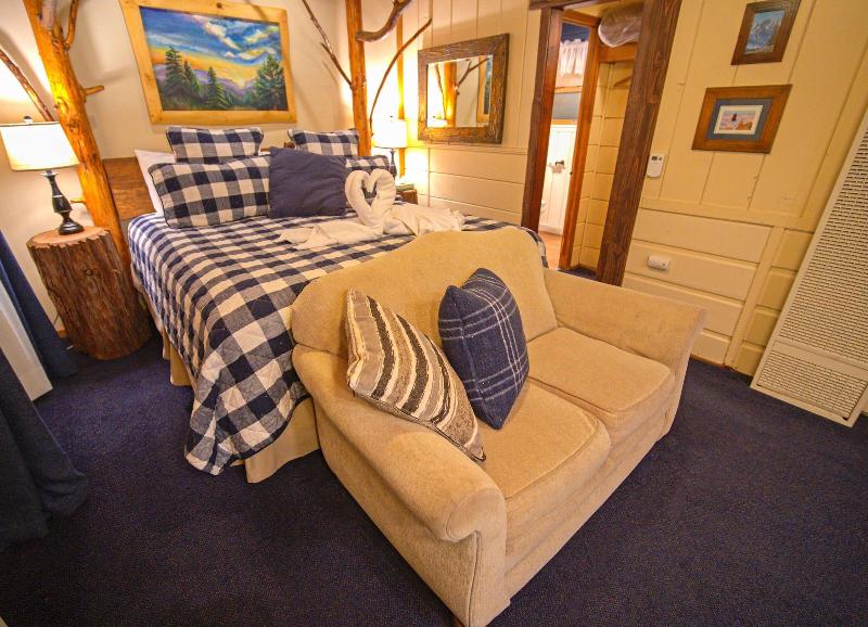 Arrowhead Pine Rose Cabins image