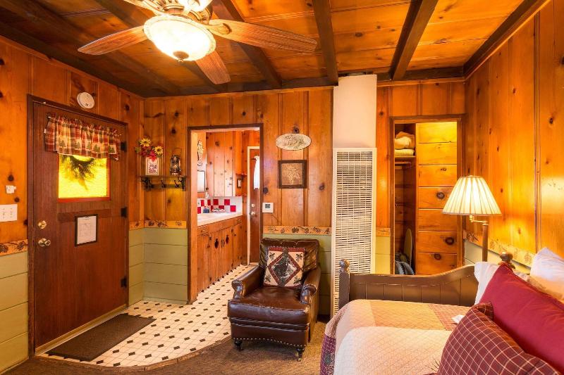 Arrowhead Pine Rose Cabins image