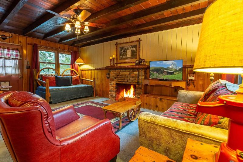 Arrowhead Pine Rose Cabins image