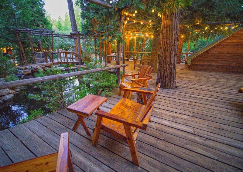 Arrowhead Pine Rose Cabins image