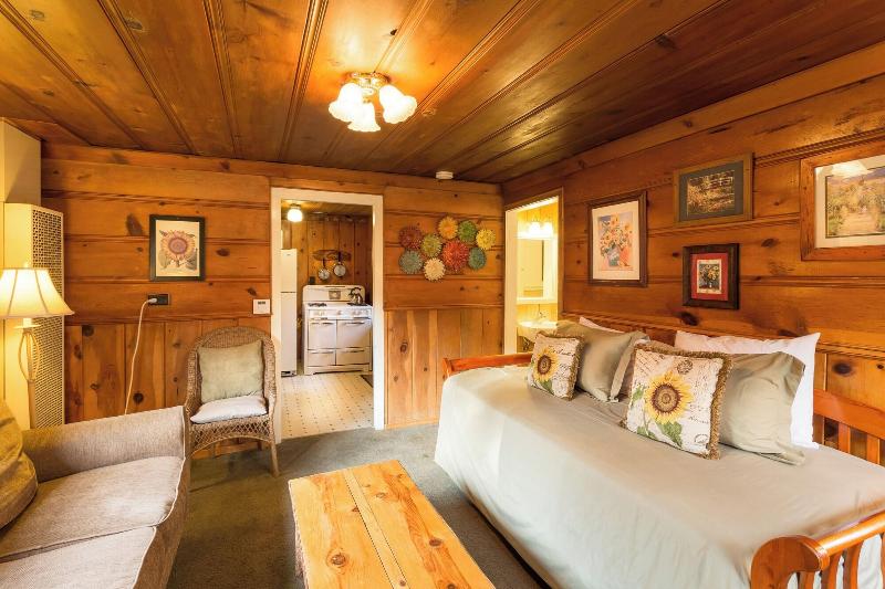 Arrowhead Pine Rose Cabins image