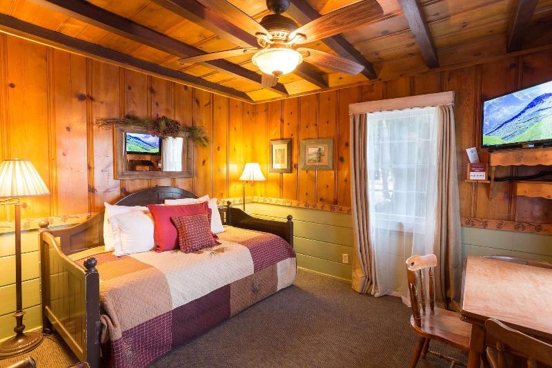 Arrowhead Pine Rose Cabins image