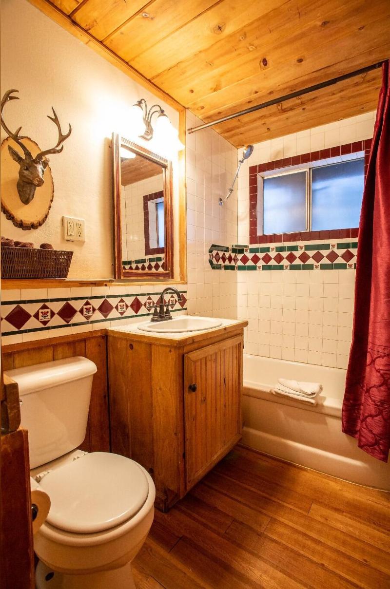 Arrowhead Pine Rose Cabins image