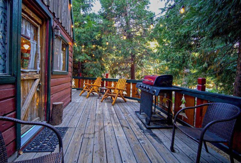 Arrowhead Pine Rose Cabins image