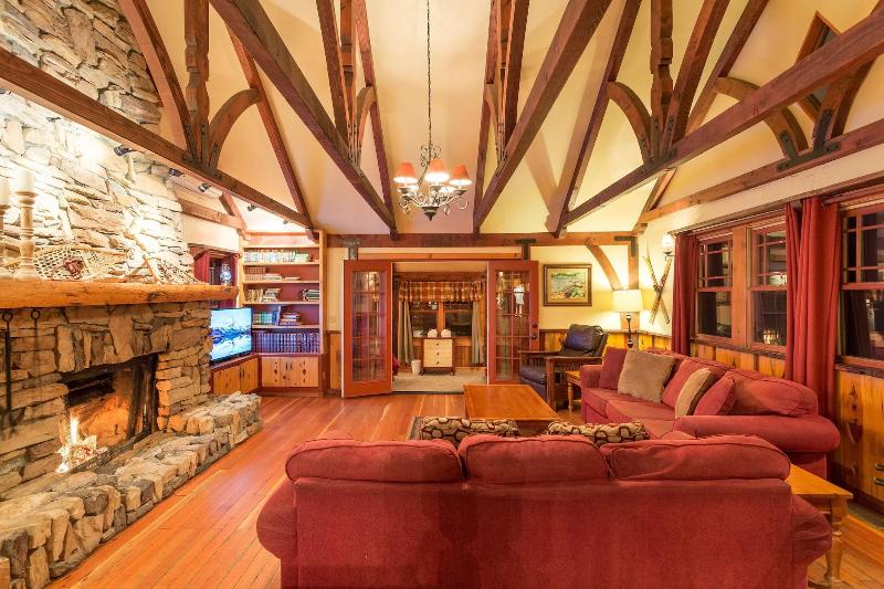 Arrowhead Pine Rose Cabins image