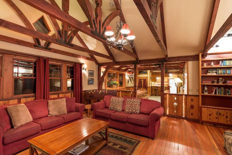 Arrowhead Pine Rose Cabins image