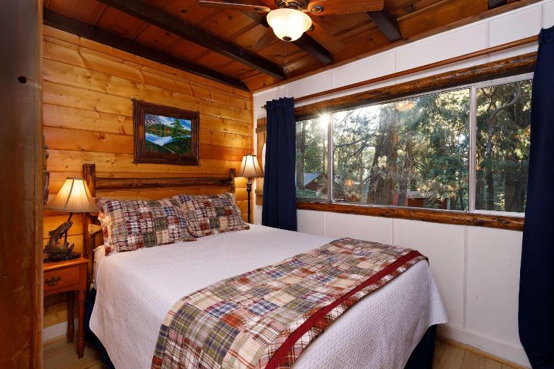 Arrowhead Pine Rose Cabins image