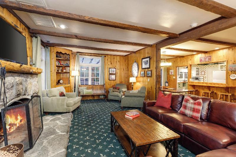 Arrowhead Pine Rose Cabins image
