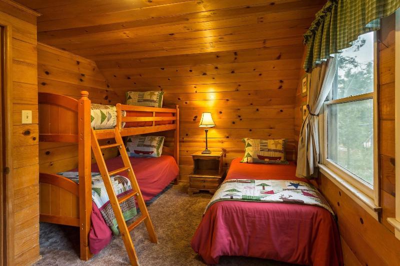 Arrowhead Pine Rose Cabins image