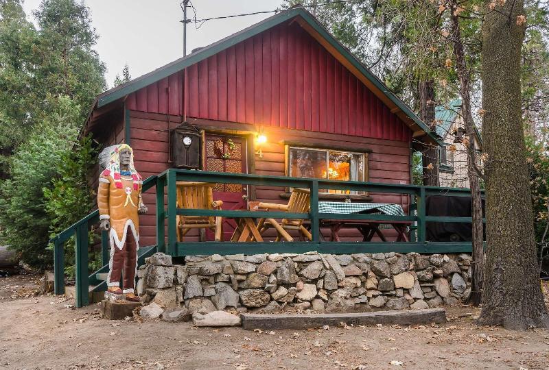 Arrowhead Pine Rose Cabins image