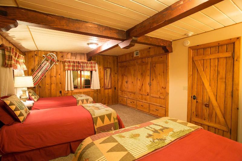 Arrowhead Pine Rose Cabins image