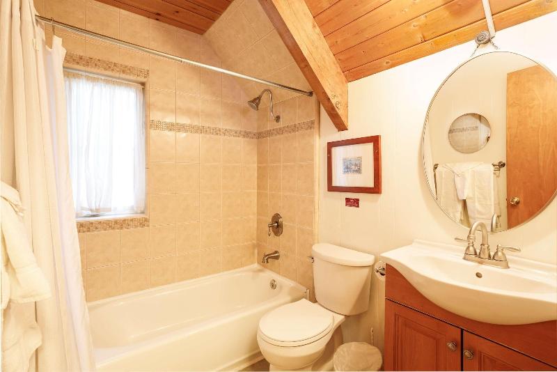 Arrowhead Pine Rose Cabins image
