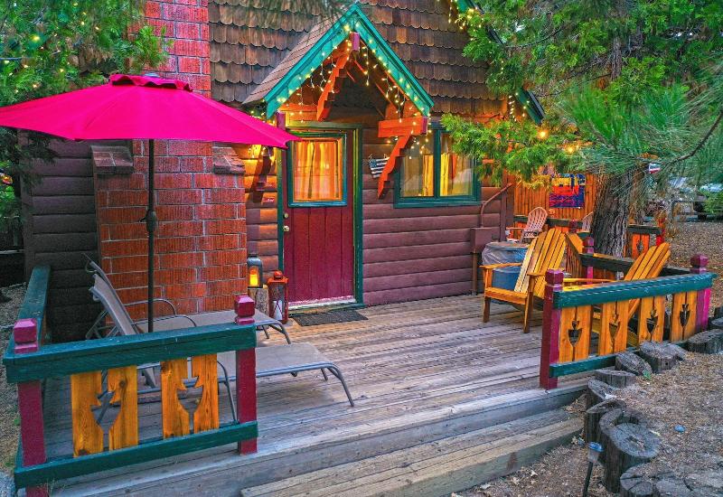 Arrowhead Pine Rose Cabins image