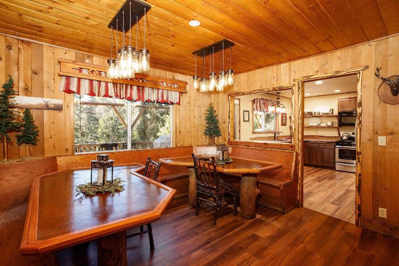 Arrowhead Pine Rose Cabins image
