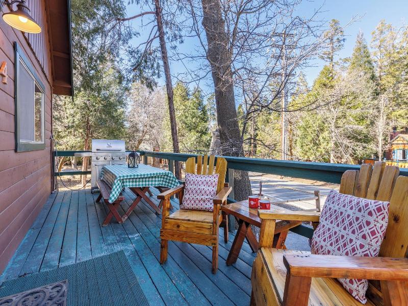 Arrowhead Pine Rose Cabins image